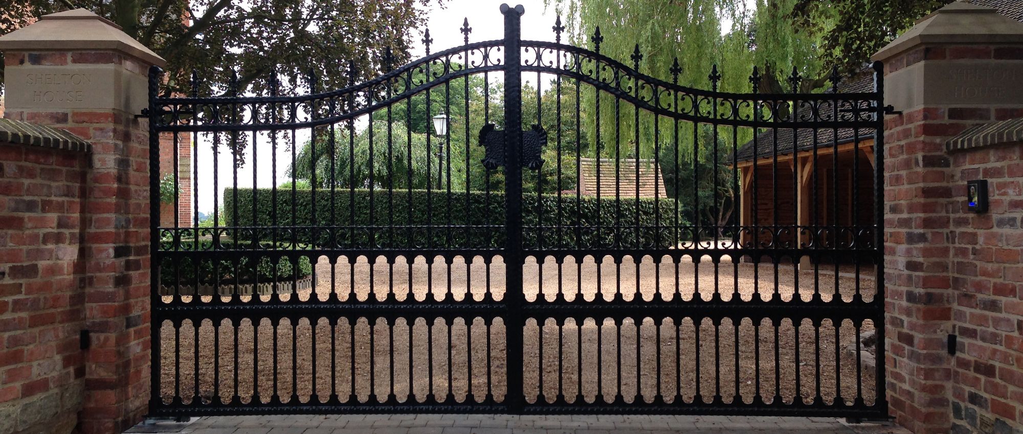 Manual / Automated<br> Gates & Railings