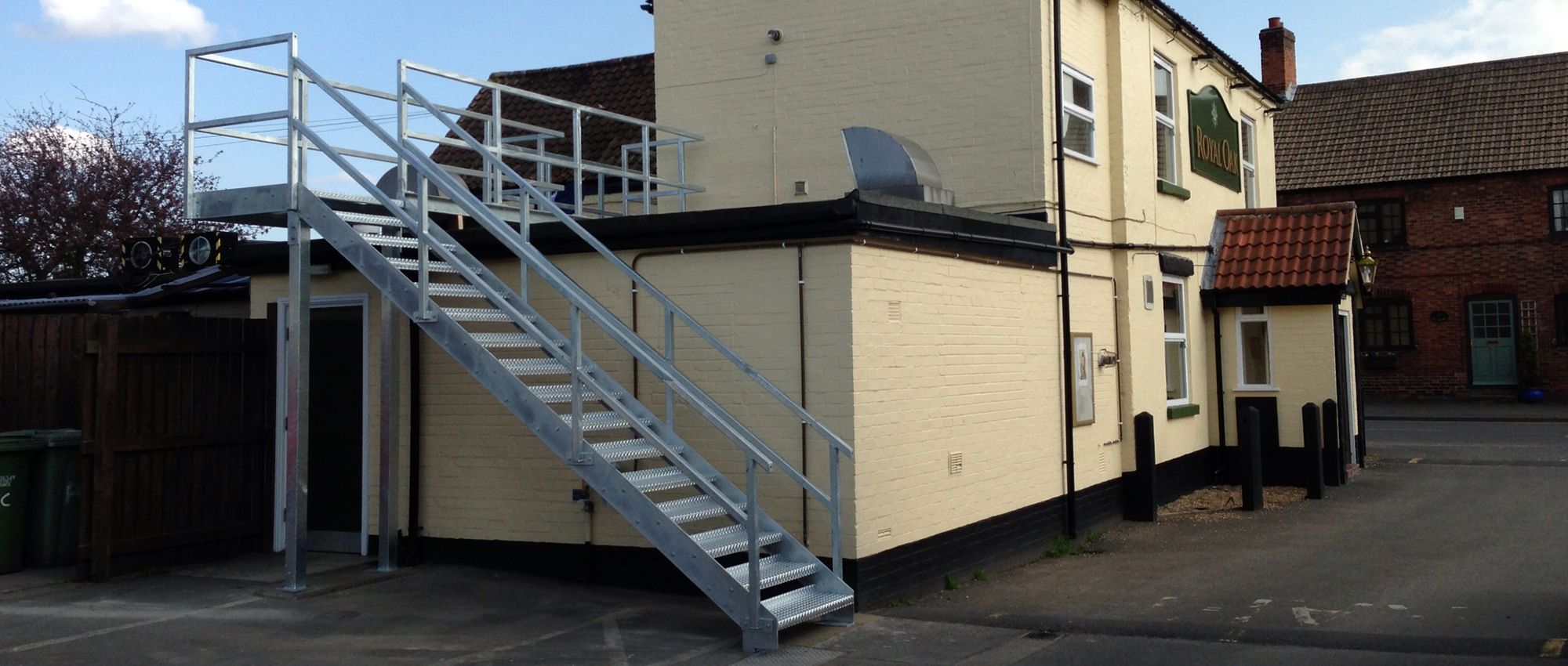 Metal & Architectural <br>Staircases